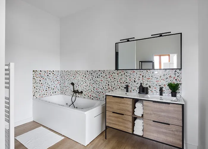 Charmante Maison - Le Coeur Des Hommes - Wifi, Balneo, Hammam * Beaupréau-en-Mauges